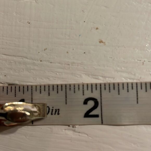 Vintage-1960s-1.25” x 0.25” AMF Magic Triangle gold tone/red enamel tie clip/bar - Picture 10 of 11